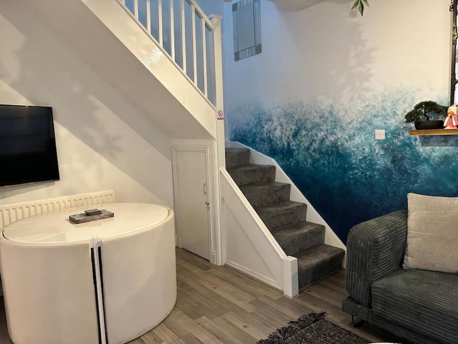 Вилла Quirky Town Centre Hideaway Лимингтон Экстерьер фото