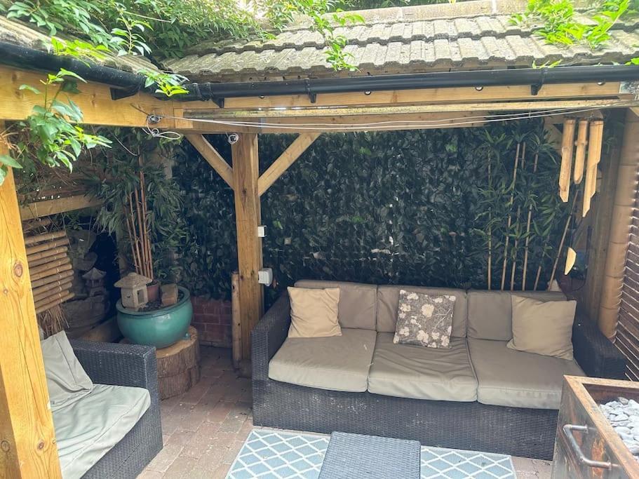 Вилла Quirky Town Centre Hideaway Лимингтон Экстерьер фото